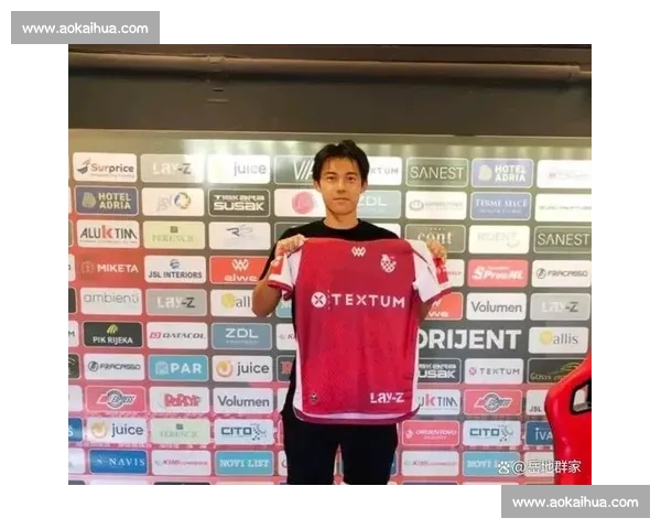 李嗣镕随津门虎飞赴广州客场 新援首秀在即引关注 李嗣镕随津门虎飞赴广州客场 新援首秀在即引关注